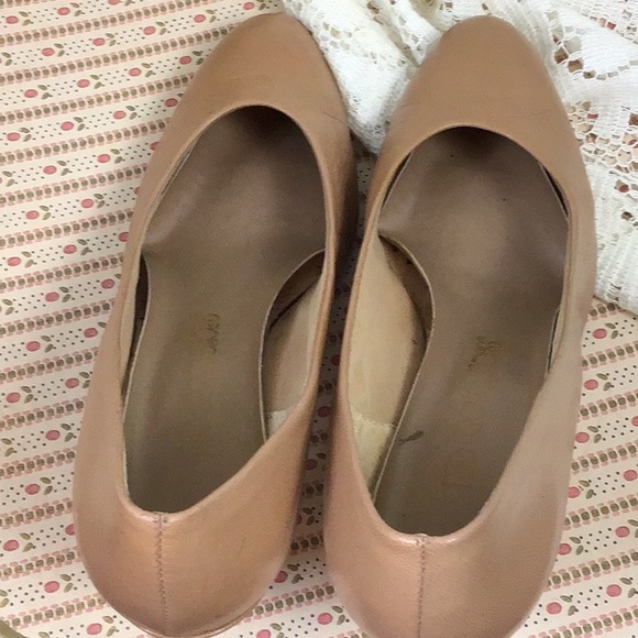 Vintage Nude Pumps - Picture 6 of 9